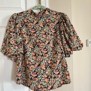 Silky fabric blouse with balloon sleeves